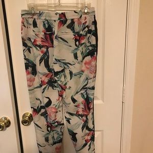 Floral pants in great condition